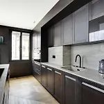Exceptional With Ac - 2bd-4p - Parc Monceau Parijs